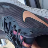 Shoebox Nike Revolution Koşu Performans Ayakkabısının Kalitesizliği
