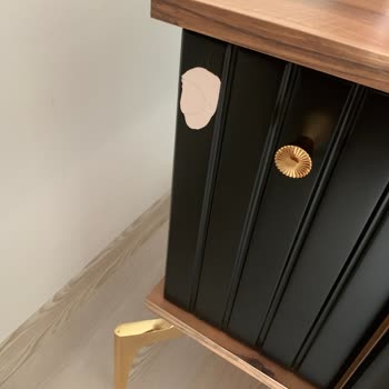 Ewa Home Ayvalık Şubesi Kırık TV Ünitesi Getirdi.