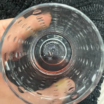 Bim Meyve Suyunun İçinde Böcek