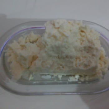 Aknaz Tam Yağlı Peynirin İçinden Çökelek Çıktı