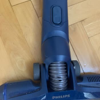 Philips Ev Aletleri Fc6724/01 Şarjlı Dikey Süpürge Hortum Yırtılması