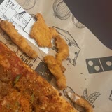 Domino's Pizza Tavuk Parçaları O Kadar Ufak Ki. Resme Dalga Geçiyor!
