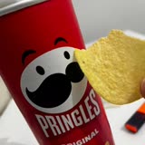 Pringles Cipsin Üzerindeki Siyah Noktalar