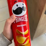 Pringles İçinden Tanımlanamayan Bir Şey Yapışmış