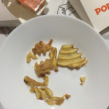 Popeyes Güneşli Şube Kabuklu Patates, Bayat Ekmek!