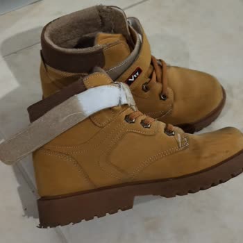 Deichmann Satmış Olduğu Ayıplı Ürünü İade Almıyor.