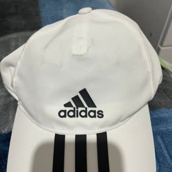 Adidas Kirli Şapka Göndermiş