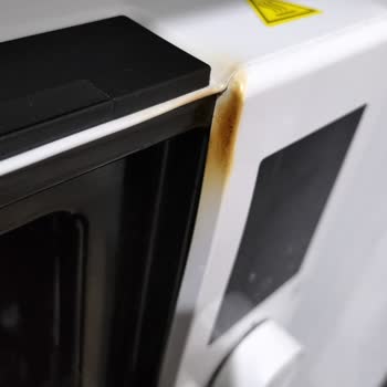 Arçelik Mf 30 Qbb Mini Fırın  duman Çıkan Yerlerinde Sarartılar Oluştu