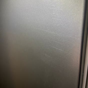 Beko Sıfır Buzdolabı Çizikler İle Dolu