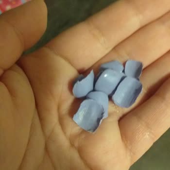 Ertan Palıtoğlu Kadın & Erkek Kuaförü Kalıcı Oje Düştü