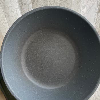Thermoad 28 Cm Wok Tava İç Kaplamanın Dökülmesi
