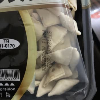 Onur Market 'ten Aldığımız Mantı Küflenmiş Çıktı