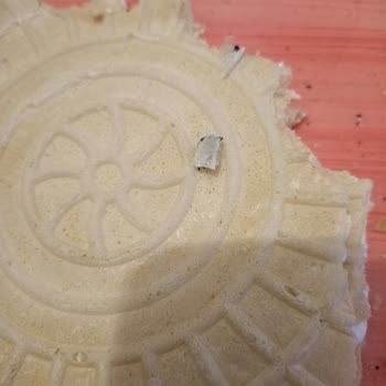 Şok Marketler Kağıt Helvadan Böcek Ölüsü Çıktı!