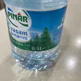 Pınar Su ve İçecek Pet Şişenin Üzerinde Basılı O. 5Le Kısaltması.