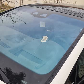 Mercedes-Benz Eqs 580 Ön Cam Hiç Yok Fabrikada Bile Yok