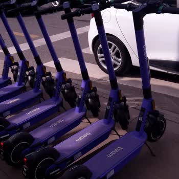 Ankara Beşevler Kavşağında Yaya Kaldırımı Mı, Beam Scooter Parkı Mı?
