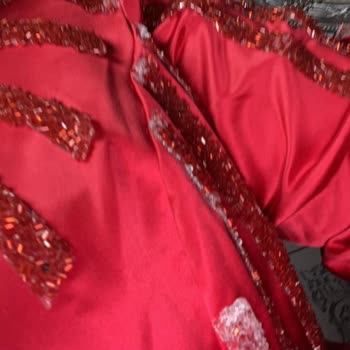 Das von Melike Cengel Bridal bestellte Brautkleid wurde mit mehreren Mängeln geliefert