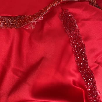 Das von Melike Cengel Bridal bestellte Brautkleid wurde mit mehreren Mängeln geliefert