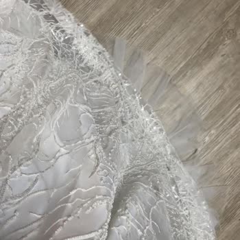 Das von Melike Cengel Bridal bestellte Brautkleid wurde mit mehreren Mängeln geliefert