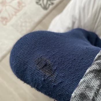 FLO Ayakkabı Ürünü Ayağımda Kanama ve Yaralanmaya Sebep Oldu