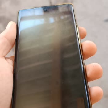 Huawei Nova 10 Şarjdayken Isıdan Ekranını Yaktı