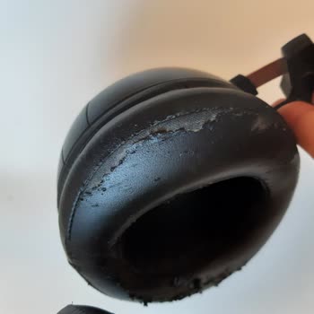 Monster Notebook Pusat 7.1 Surround RGB Oyuncu Kulaklığı Kulaklık Pedi Soyulması