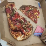 Domino's Pizza Yanık Malzemeli Pizza