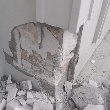 Dura Yapı 'nın Yaptığı Binalar Ağır Hasarlı