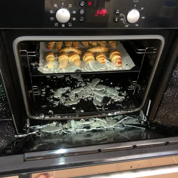 Bosch Ankastre Fırın İç Camı Patladı