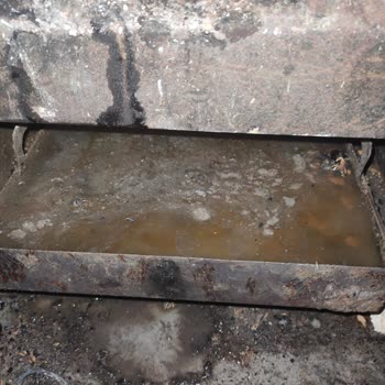 İfyıl Sobanın İçinden Su. Kaçırıyor