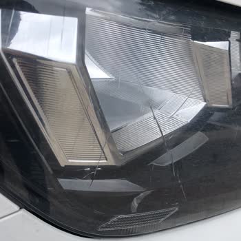 Volkswagen Refuses to Replace 2021 Caddy Headlights Despite Service's Confirmation