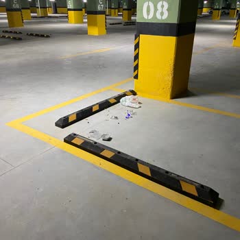 Küçükçekmece Cennet Mahallesi Meydan İspark