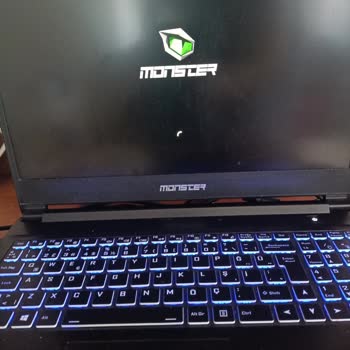 Monster Notebook Yükleme Ekranında Donma!