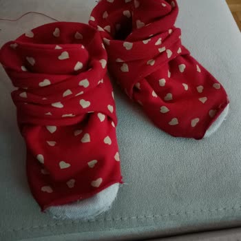 Ella Bonna Kırmızı Patikler Çok Erken Açıldı