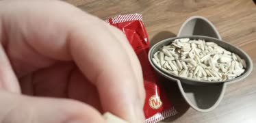 Migros Paketli Ürün İçinden Çıkan Sigara İzmariti
