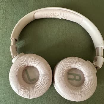 JBL Marka Kulaklığım Dökülüyor