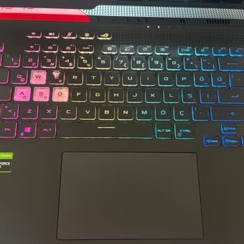 Asus Rog Strix G15'te Klavye Aşınması Oldu