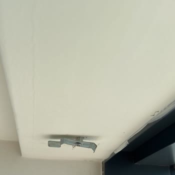 Kaya Stor Perde Montajı Hatası Yapıldı Ve Hatalarını Düzeltmiyorlar