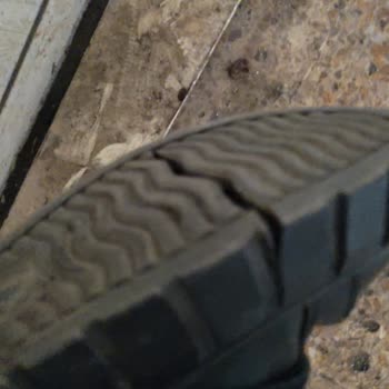 Hepsiburada Dinamik Ayakkabıcılık'tan Aldığım Ayakkabının Tabanı Hemen Yırtıldı