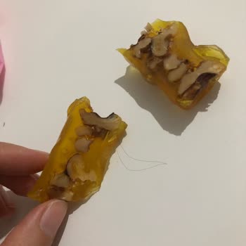 Makbul Kuruyemiş Cevizli Sucuktan Saç Çıktı