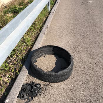 Michelin Lastik Otobanda Giderken Dağıldı