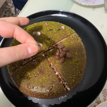 Arzum Pastanesi Pastadan Saç Çıktı