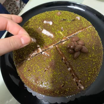 Arzum Pastanesi Pastadan Saç Çıktı