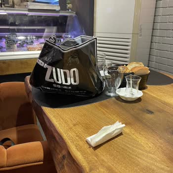 Zudo Et & Kahvaltı Yemediğimiz Yemeğin Parasını Ödetti