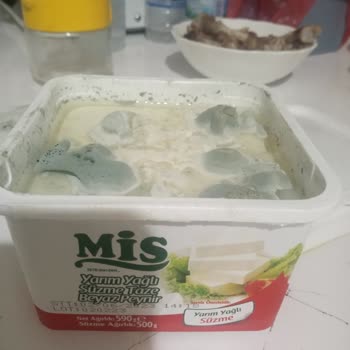 Mis Süzme Peynir Küflü Bozuk