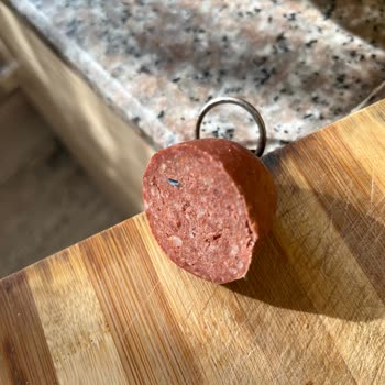 Torku Sucuk İçinden Çıkan Plastik