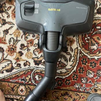 Philips Ev Aletleri Yeni Aldığımız XB9125 Marka Süpürgemizin Tekerlekleri Koptu