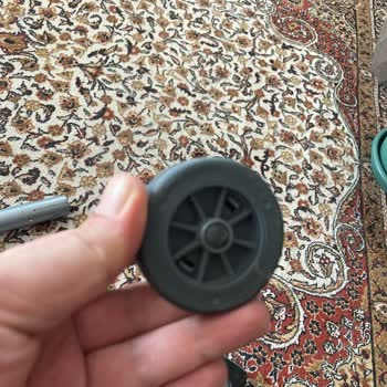 Philips XB9125 Vacuum Broken Wheel