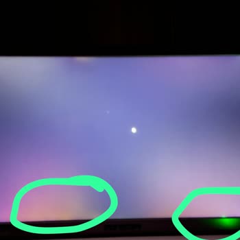 Monster Notebook Ekranda Ölü Piksel Olması