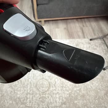 Bosch Dikey Süpürge Kalitesiz Malzeme Mağduriyeti